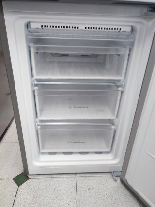 Nevera combi marca indesit 200/60cm clase E