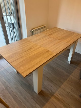Mesa extensible comedor y 4 sillas