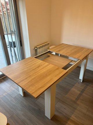 Mesa extensible comedor y 4 sillas