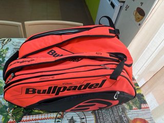 Paletero Bullpadel Rojo