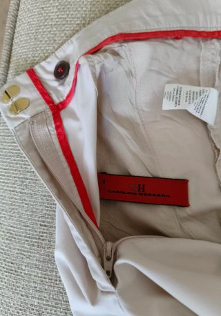 Pantalón de Carolina Herrera muy favorecedor