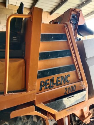 Maquina agricola Vendimiadora Pellenc 2100