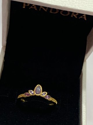 Anillo Pandora Princesa Dorado Morado Talla 54