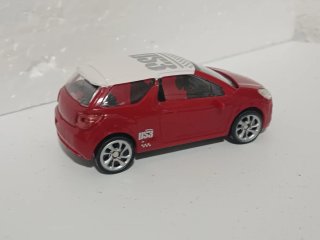 4 coches escala 1:43 variados