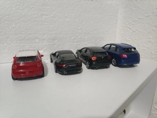 4 coches escala 1:43 variados