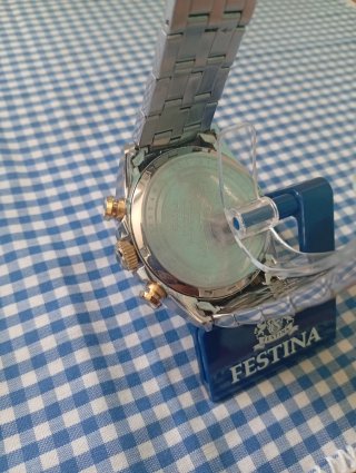 Reloj Festina Cronógrafo Oro y Plata