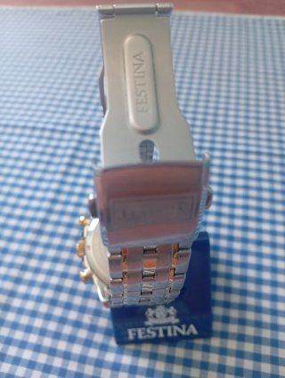 Reloj Festina Cronógrafo Oro y Plata