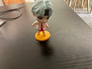 Figura Suga BTS McDonald's