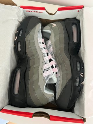 Tênis Nike Air Max 95 Cinza e Rosa