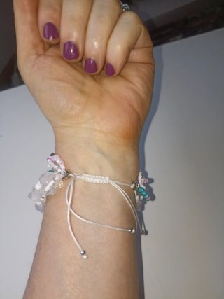 Pulsera  con abalorios y cuarzo rosa