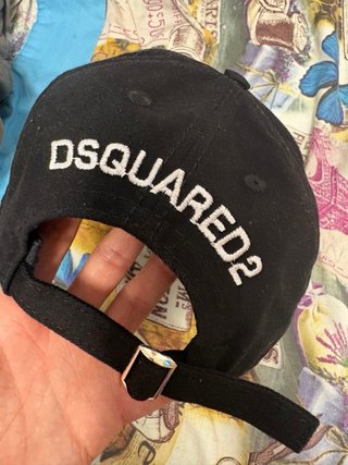 Pack Gorras Burberry y Gucci, como nuevas