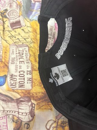 Pack Gorras Burberry y Gucci, como nuevas