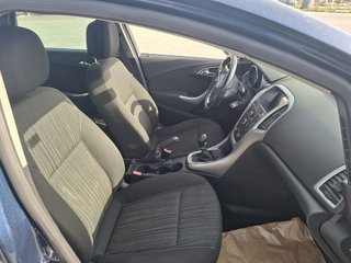 Opel Astra 2012