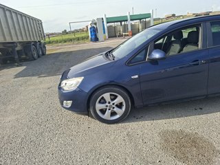 Opel Astra 2012