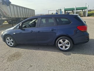 Opel Astra 2012