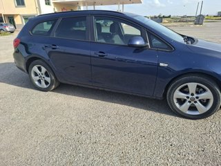 Opel Astra 2012