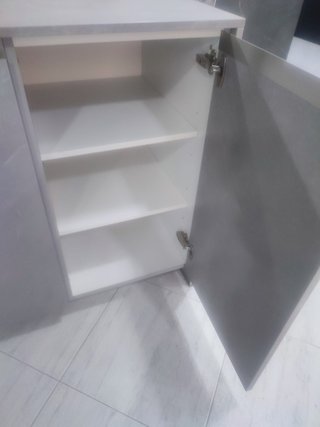 Cocina de exposición gris