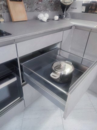 Cocina de exposición gris