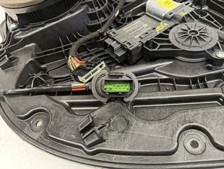 ELEVALUNAS TRASERO DERECHO VOLVO XC40 D4204T12 31