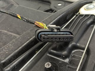 ELEVALUNAS TRASERO DERECHO VOLVO XC40 D4204T12 31