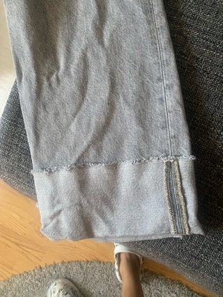 Pantalón vaquero Zara gris