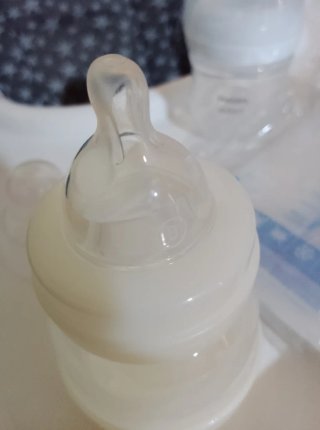 Biberones Mam (0) y Philips Avent (2)+ Bolsas