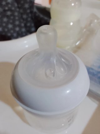 Biberones Mam (0) y Philips Avent (2)+ Bolsas