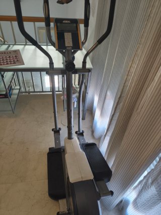 Bicicleta Elíptica Gimnasio
