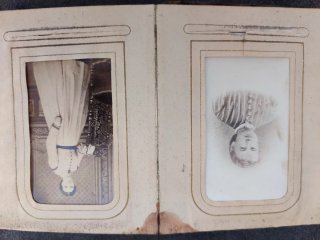 Álbum de fotos antiguo con cierre