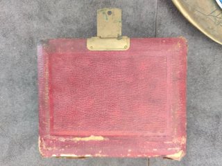 Álbum de fotos antiguo con cierre