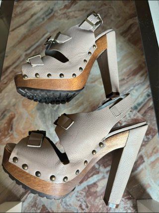 Sandali Schutz Beige
