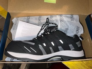 Zapatos de seguridad WORKFIT negros