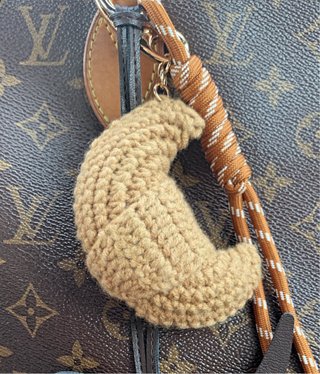 Charm croissant Stradivarius