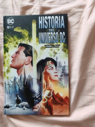Historia del universo dc George Pérez