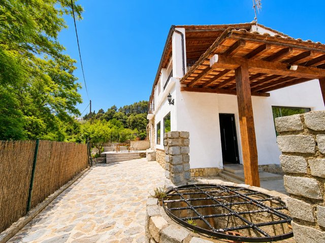 CASA CON PISCINA EN ALQUILER EN SARRIÀ DE TER!!!!!