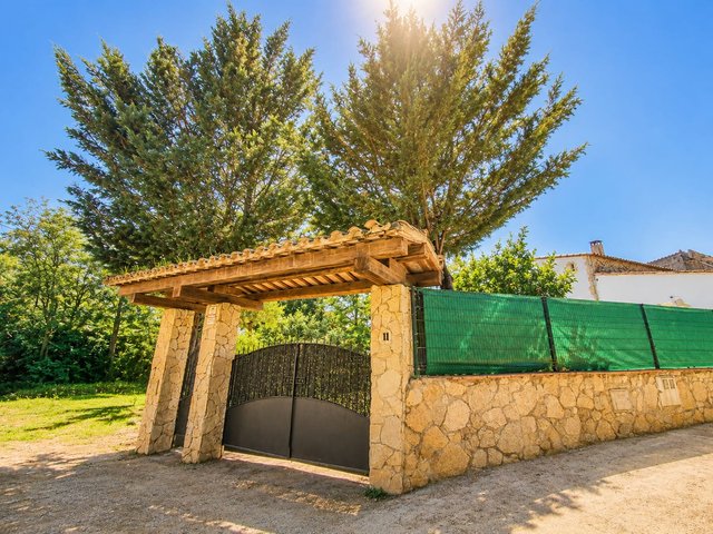 CASA CON PISCINA EN ALQUILER EN SARRIÀ DE TER!!!!!
