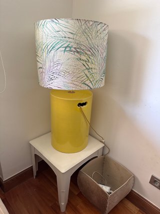 Lámpara grande de mesa cerámica amarilla