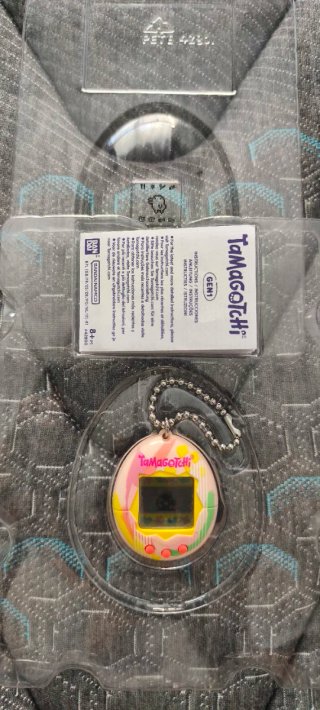Tamagotchi Original Virtual Reality Pet Gen 1