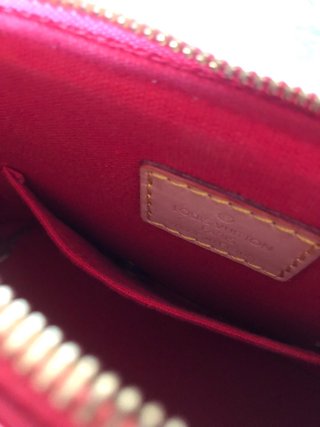 Borsa Louis Vuitton Alma BB in rosso charol
