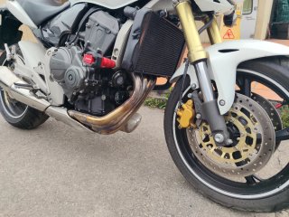 Honda Hornet Blanca y Dorada