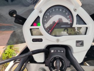 Honda Hornet Blanca y Dorada