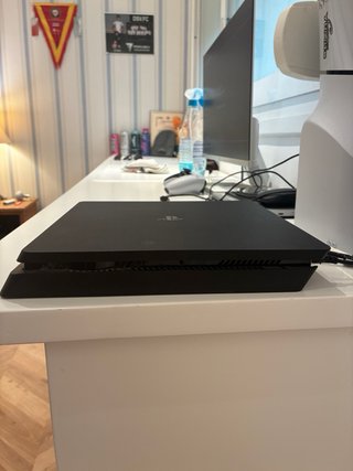 PS4 (PlayStation 4) Negra + Mando y Funda