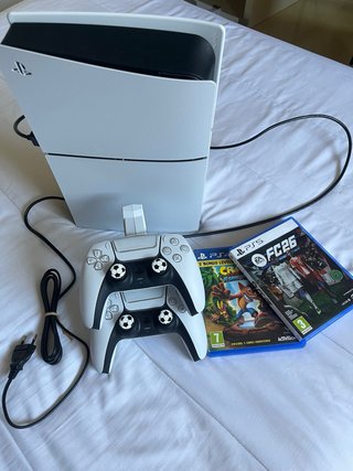 PlayStation 5 Slim 1TB + 2 Mandos + Juego