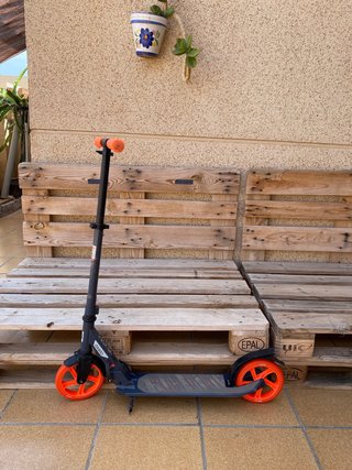 Patinete Oxelo naranja y negro
