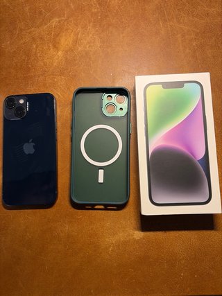 iPhone 14 Apple con scatola e accessori