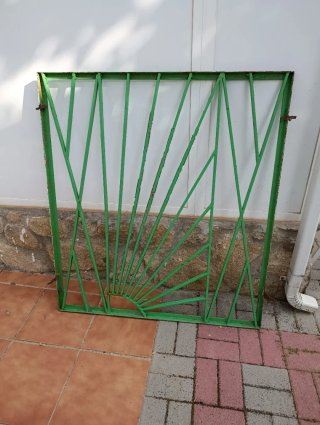 Reja de hierro verde