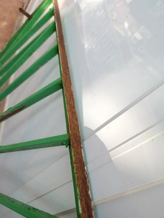 Reja de hierro verde