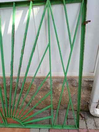 Reja de hierro verde