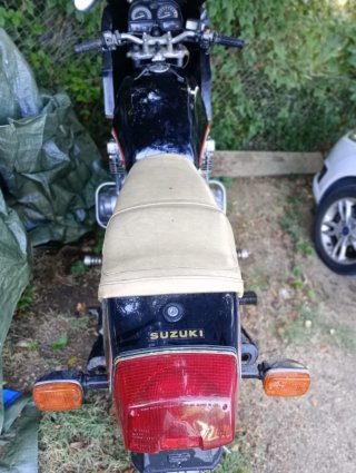 Suzuki GSX 750 16v Negra