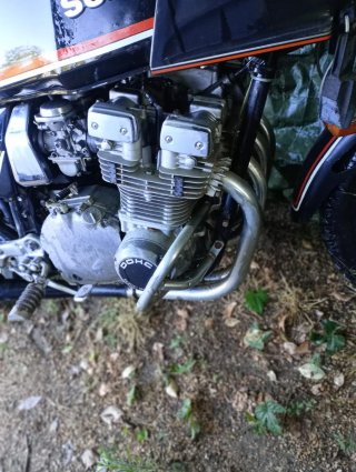 Suzuki GSX 750 16v Negra
